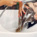 Shampoo sem sulfato: Vale a pena usar?